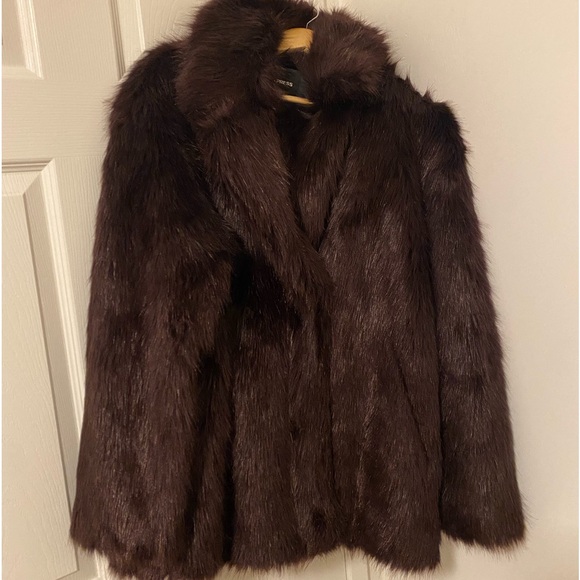 Cozy Faux Fur Coat - Picture 4 of 16